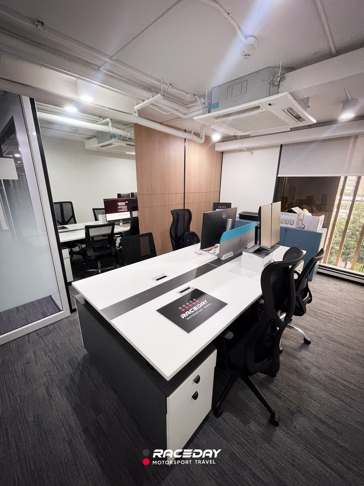 สำนักงาน บริษัท เพลย์แพลนเน็ต จำกัด จังหวัดนนทบุรี ผู้ให้บริการทัวร์ F1 ในชื่อ RACEDAY Motorsport Travel