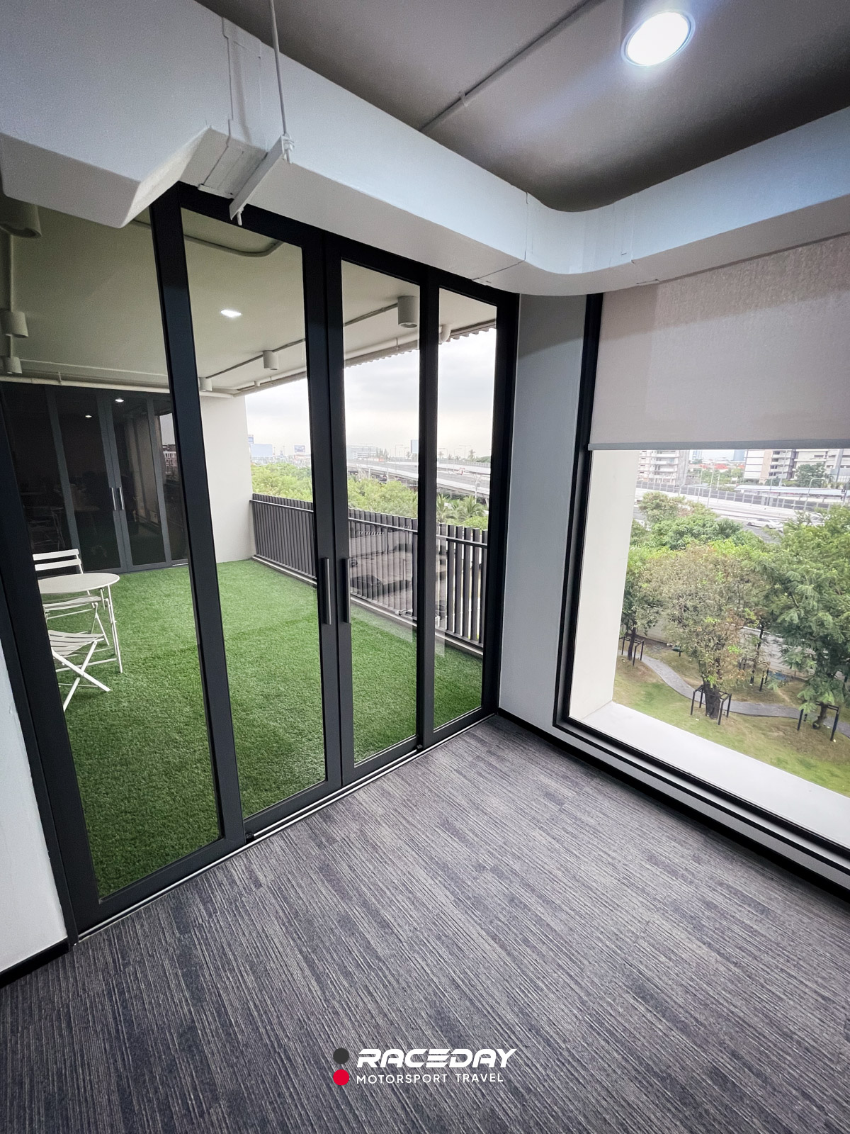 สำนักงาน บริษัท เพลย์แพลนเน็ต จำกัด จังหวัดนนทบุรี ผู้ให้บริการทัวร์ F1 ในชื่อ RACEDAY Motorsport Travel